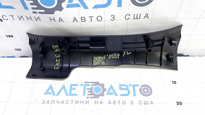 Накладка порога задняя левая Nissan Rogue Sport 17-23 черная, царапины