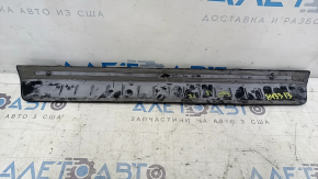 Накладка порога внешняя передняя правая Audi Q5 80A 18-25 черная с хромом, царапины