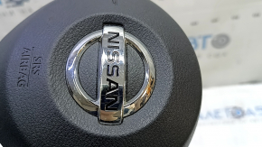 Фронтальная часть подушки безопасности с логотипом Nissan, предназначенная для Rogue Sport 2017-2022.