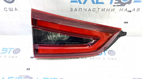 Ліхтар внутрішні двері багажника лівий Nissan Rogue Sport 20-22 подряпини