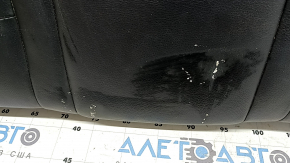 Дефект на поверхности подушки заднего сиденья BMW X5 F15, заметные царапины и потертости.