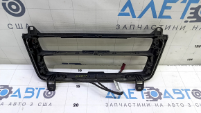 Рамка накладка управления радио и климатом BMW 3 F30 15-18 рест, черный глянец, с подсветкой, потертости