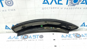 Накладка арки двери задняя правая Audi Q8 19-26 черный глянец, царапины, сломаны крепления