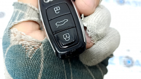 Ключ Audi Q8 19-26 4 кнопки, черный глянец, потерт, тычки, царапины