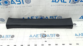 Накладка порога передня права Mazda CX-5 17-24 черн, подряпини