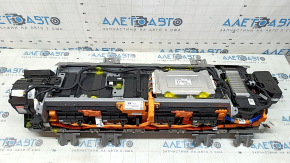 Крупный план аккумуляторной батареи Kia Niro 2017-2022, различимые детали