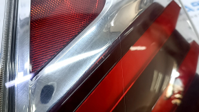 Фонарь правый Toyota Prius V 15-17 рест, сломана накладка, царапины