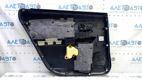 Обшивка дверей картка задня права Toyota Prius V 15-16 чорна, вставка чорна шкіра, з ручкою, подряпини