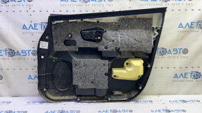 Обшивка передней левой двери Toyota Prius V 2012-2017, видима внутренная сторона с элементами крепежа.