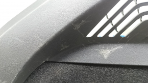 Трещина на обшивке арки задняя левая Volkswagen ID.4, верхний ракурс с повреждением.