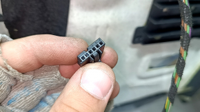 Обшивка потолка Mercedes W167 GLE 350 450 22-26 под люк, черная, под чистку, окислены фишки проводки