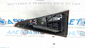 Обратная сторона фонаря для Mercedes W167 с видимыми повреждениями, возможные следы крепежа.