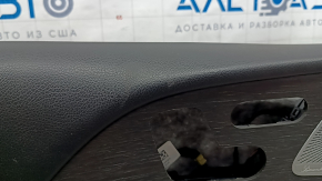 Обшивка дверей картка передня ліва Mercedes W167 GLE 350 450 20-26 чорна шкіра, з підсвічуванням неробочої, підлокітник шкіра чорна, вставка під сіре дерево, Burmester, з ручкою, контакт з водою, цар