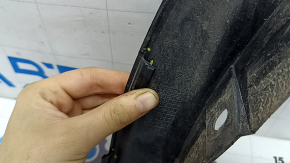 Накладка арки крыла задняя левая Ford Escape MK4 20-26 структура, царапины, сломано крепление, надломаны крепления, примята