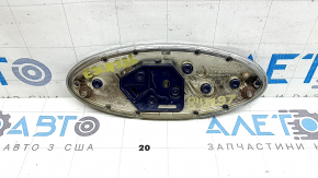Эмблема решетки радиатора grill Ford Escape MK4 23-26 полез хром, царапины