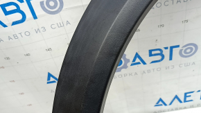 Накладка арки крила передня ліва Nissan Rogue 21-26 US built, структура, подряпини, тріщина у кріпленні, надламані кріплення, сміття