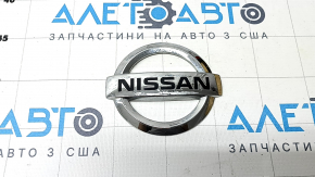 Емблема логотип дверей багажника Nissan Rogue 21-22 тип 1, поліз хром