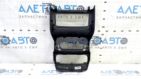 Накладка центральной консоли задняя Audi Q7 16-19 черная, царапины, надломаны крепления