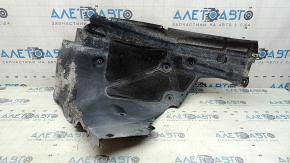 Деталь кузова BMW 3 G20, на фото видно состояние с потертостями и надрывами.