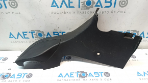 Накладка отвору багажника Ford Focus mk3 11-18 4d права, подряпини