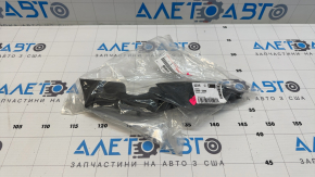 Уплотнитель решетки дворников правый Toyota Camry v70 18-24