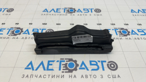 Ущільнювач крила капот-крило правий Audi A6 C7 12-18 передній