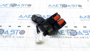 Засувки ременя безпеки задня ліва Toyota Prius 50 16-22 чорна 