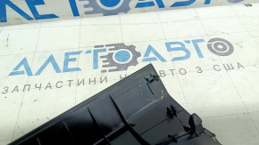 Накладка порога ззаду ліва Lexus NX200t NX300 NX300h 15-21 чорна, подряпини, зламане кріплення