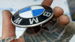 Эмблема значок BMW двери багажника BMW X5 G05 19-26 полез лак