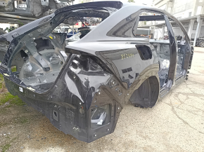 Сторонний вид задней правой четверти кузова Audi Q8, без дефектов и повреждений, 2019-2026 годы выпуска.
