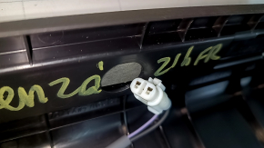 Накладка порога з підсвічуванням передня права Toyota Venza 21-24 чорна, подряпини