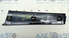 Накладка двери боковая задняя левая Kia EV6 22-25 передняя, царапины, сломаны крепления