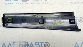 Накладка двери боковая задняя правая Kia EV6 22-25 передняя, царапины, сломаны крепления