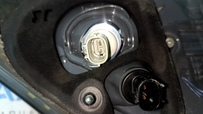 Фонарь внутренний крышка багажника правый Lexus RX450h 13-15 рест, скол