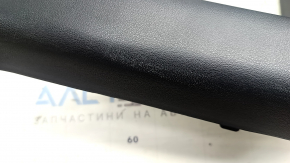 Элемент с частичными следами использования, подходит для Kia EV6 2022–2026, видно состояние покрытия.
