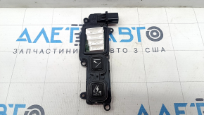 Кнопки відкриття лючка порту зарядки Kia EV6 22-26
