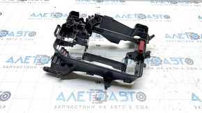 Корпус блоку запобіжників підкапотний Toyota Prius V 12-17
