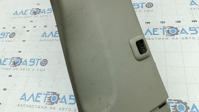 Боковой вид накладки центральной стойки для Toyota Sienna 2011-2020.