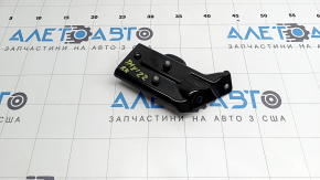 Петля обшивки арки багажника правая Tesla Model X 22-26 с кронштейном