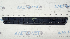 Чистая накладка порога для Kia EV6 2022-2026, без повреждений, готова к установке.