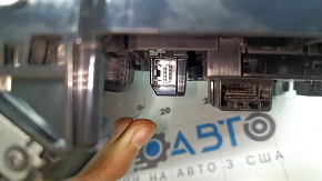 Подключение провода плафона освещения Honda Accord, детали разъёма.