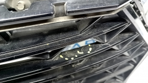Решетка радиатора grill Honda Accord 23-26 в сборе, с эмблемой, песок, царапины