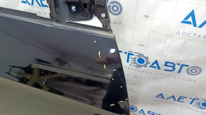 Фото повреждений на двери передней правой Ford Escape MK3 2013-2019 в черном цвете.
