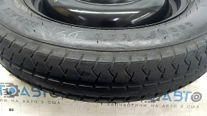 Крупный план шины запасного колеса для Lexus RX 2010-2015, R18 165/90
