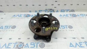 Ступиця задня ліва Lexus RX300 RX330 RX350 RX400h 04-09 AWD іржава