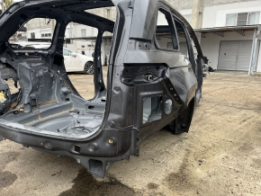 Задняя правая четверть автомобиля Jeep Grand Cherokee WL 22-26, без дефектов.