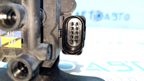 Блок клапанов пневмоподвески Jeep Grand Cherokee WL 21-26
