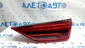 Ліхтар внутрішні двері багажника правий Audi Q3 83A 19-25 LED, подряпини