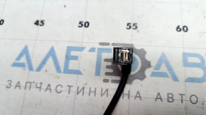 Кабель USB центральной консоли Tesla Model 3 18-23 сломана защелка