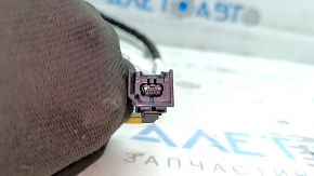 Кабель USB центральной консоли Tesla Model 3 18-23 сломана защелка